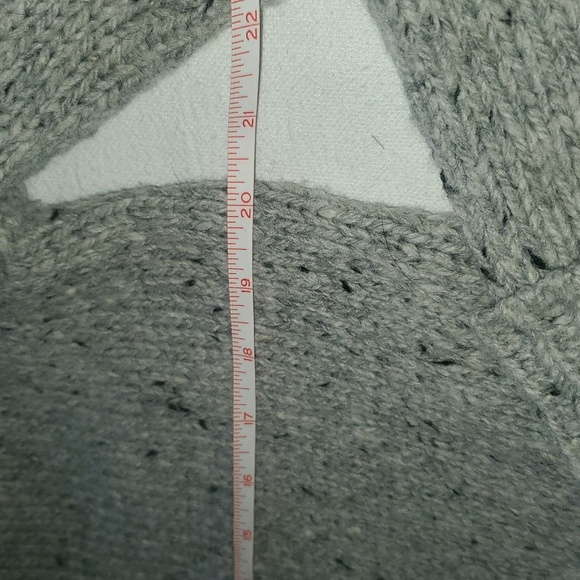 Cynthia Rowley Cardigan Sweater,‎ warm and cozy mid length cardigan Sz. M - Picture 9 of 11